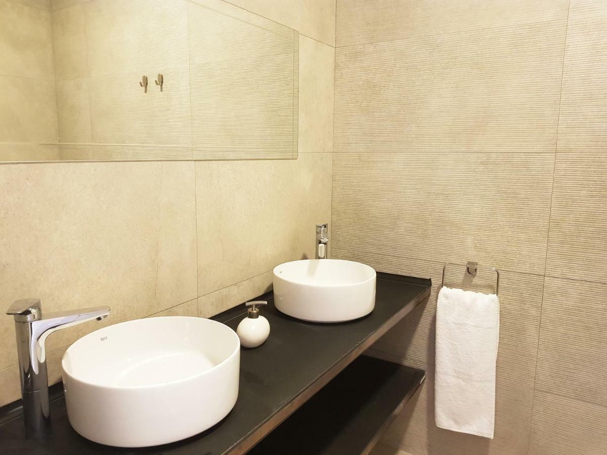 Apartamentos Granada Deluxe 3000 Bagian luar foto
